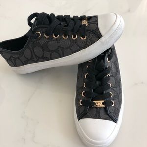 * Authentic Coach  Empire Sneakers size 6B US| 36